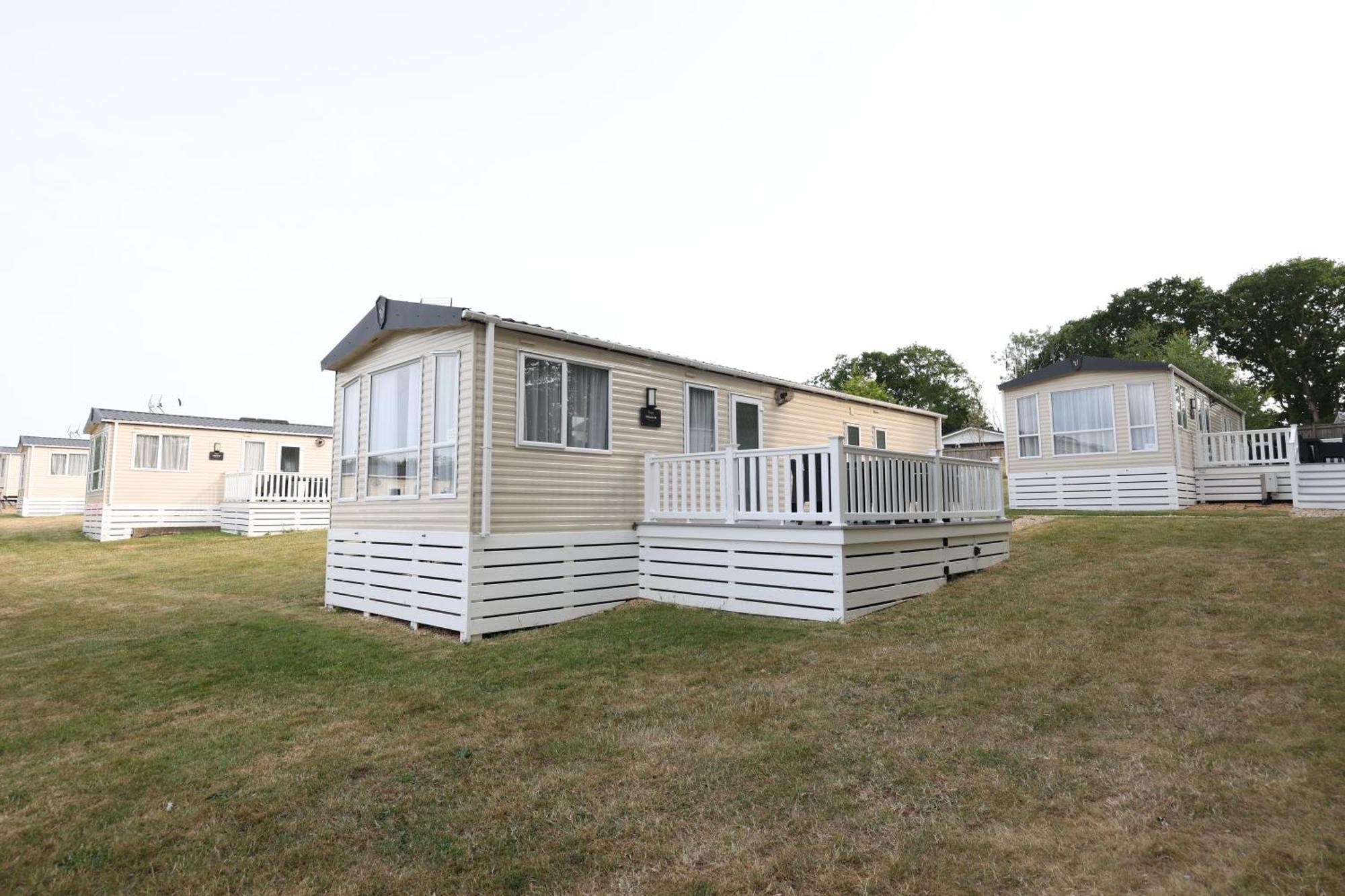 Mercury Yacht Harbour And Holiday Park Bursledon Exterior foto